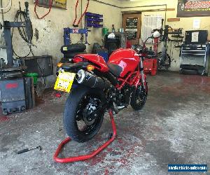 Ducati Monster 695