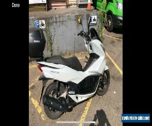 Honda PCX 2017 low mileage + Extras