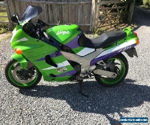 Kawasaki ZZR 1100 Dream machine paint work. great condition 