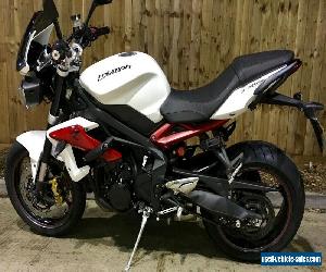 TRIUMPH STREET TRIPLE R 675 2013