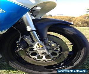 Suzuki gsxr  1100 1990 track race bike period 6