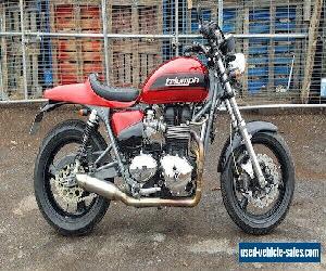 Triumph Custom Bonnieville T100