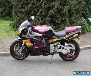 Suzuki GSXR750 749cc