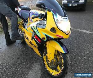 Suzuki GSX-R600 K3