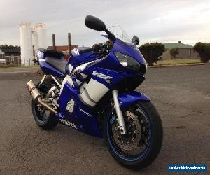 2000 Yamaha R6 600 motorbike
