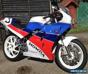 Honda RC30 Replica VFR750 engine in NC21 VFR400 Chassis Joe Dunlop