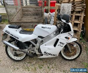 Suzuki RGV250 vj21