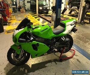 Kawasaki ZX7R 