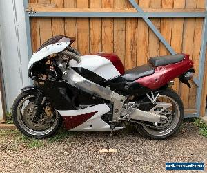 1991 Kawasaki ZXR750 J1.