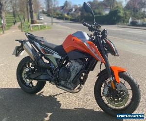 KTM 790 DUKE 2018. FSH. 2700 MILES. Q SHIFT. TRACK PACK. AKRA. COMFORT SEAT.