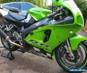 Kawasaki ZX7R  P7 2003 