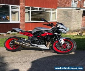 Triumph Street Triple 675 RX silver and red motorbike