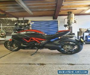 Ducati Diavel Carbon Red