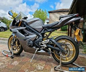 2007 Triumph Daytona 675 loaded with extras