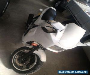 Honda VT250F 1985 white