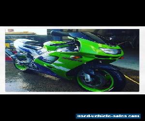 Kawasaki Ninja ZX9R