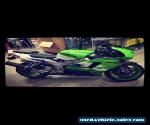 Kawasaki Ninja ZX9R