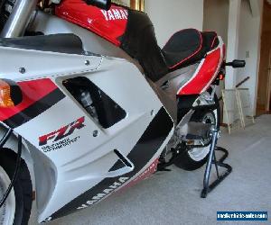 1992 Yamaha FZR EXUP Delta Box Genesis 1000