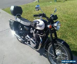 2011 Triumph Bonneville T100