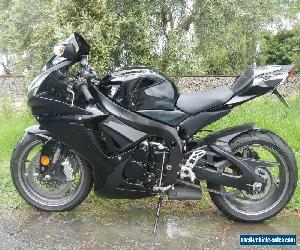 2011 SUZUKI GSXR600, LOOKS FANTASTIC AND RIDES AWESOME!