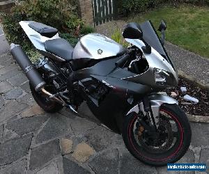 YAMAHA R1