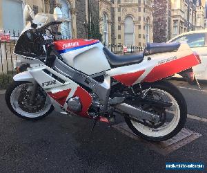 Yamaha FZR 600 3HE