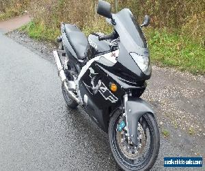 YAMAHA YZF 600R THUNDERCAT (Y 2001)