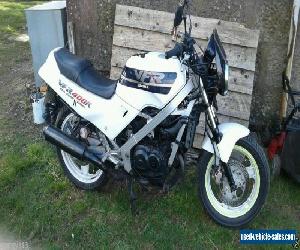 1987 HONDA VFR 400CC WHITE/BLUE (COLLECTORS)