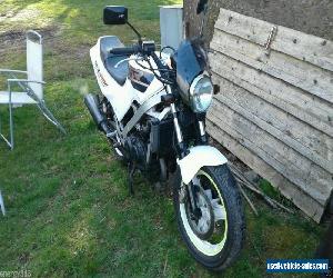 1987 HONDA VFR 400CC WHITE/BLUE (COLLECTORS)