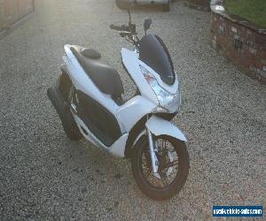 Honda PCX125 2011 61 Reg, White, 5k Miles 1 Owner, Dec 2017 MOT Trade in bargain