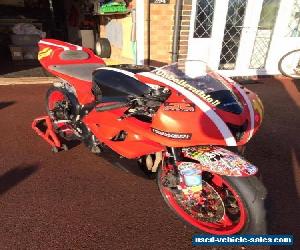 Honda cbr600rr 2010 track / race motorbike