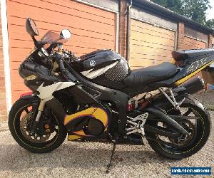 Yamaha YZF-R6 2006 46 Rossi Replica