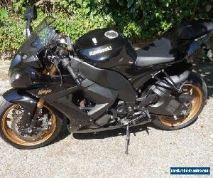 2011 KAWASAKI NINJA ZX10R - WITH AKRAPOVIC, QUICKSHIFTER, POWER COMMANDER ETC.