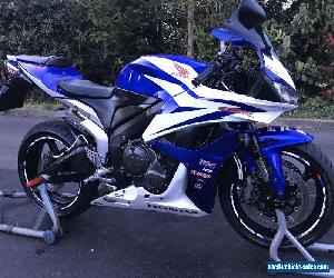 HONDA CBR600RR7 (GOOD LOOKING BIKE, PRICED TO SELL)