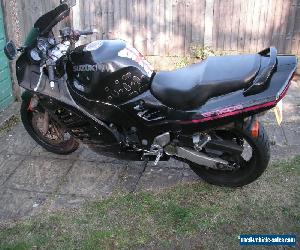 Suzuki RF900