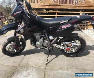 Suzuki DRZ 400SM supermoto. 