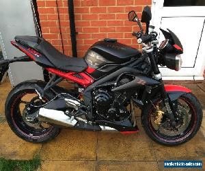 2016 TRIUMPH STREET TRIPLE DARK LTD EDITION ONLY 110 MILES 675cc STUNNING 