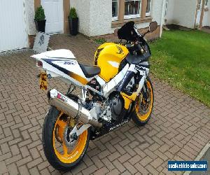 2002 HONDA CBR 900 RR YELLOW 24600 Miles  / ( NO Dealers please )