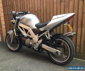 Suzuki sv 650 k4 2004 street fighter looks, excellent bike.. bargain..