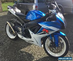 SUZUKI GSXR 600 L1 BLUE 2012