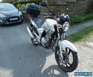 Yamaha YBR 250 motorbike