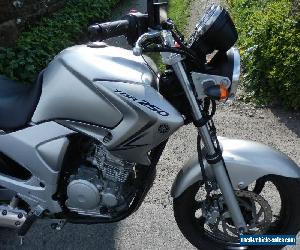 Yamaha YBR 250 motorbike