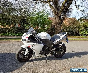 Yamaha R1 2010 Big Bang with low mileage.