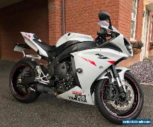 2010 YAMAHA YZF R1 WHITE