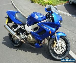 Honda Firestorm VTR1000 Motorbike - 2004 - Blue - Excellent condition