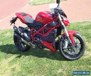 Ducati 04/2015 StreetFighter
