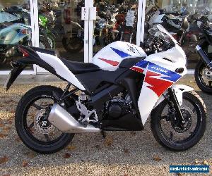 2013 HONDA CBR125 R FUEL INJECTION ONE MATURE OWNER