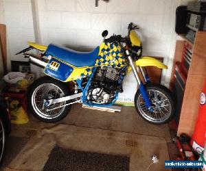 SUZUKI MOTORBIKE DR600 SUPERMOTO