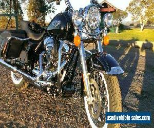 harley davidson road king classic 2014 only1300klm still under new bike wty