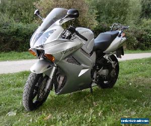 silver vfr800 vtec with VFR number plate